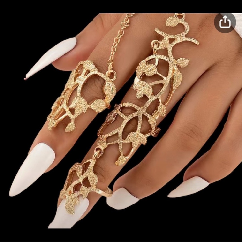 (NWT) Vintage Ancient Gold Vine Leaf 2 Finger Ring (1 pc)